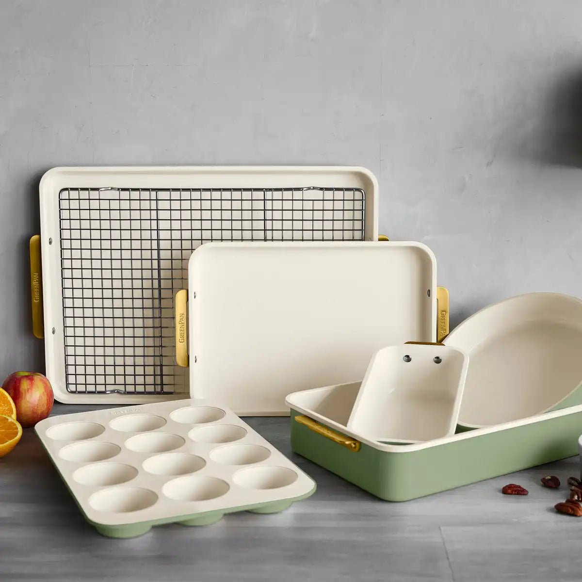 Reserve Bakeware 7-Piece Set | Sage