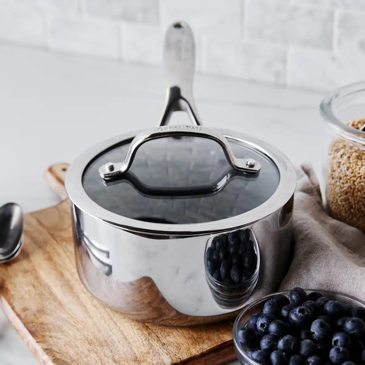 Valencia Pro Stainless Steel 1.6-Quart Saucepan with Lid